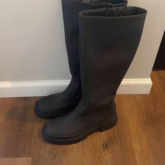 Macy’s twyla lug boot size 8 - Picture 3 of 3